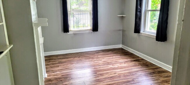 Building Photo - 418 Iverson Way