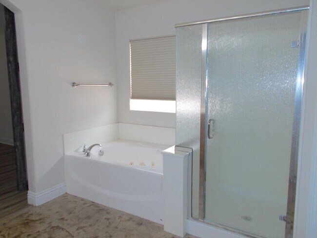 Building Photo - 8317 W Jeremiahs Lodge Ave