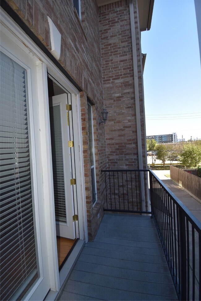 Building Photo - 1117 Malone St