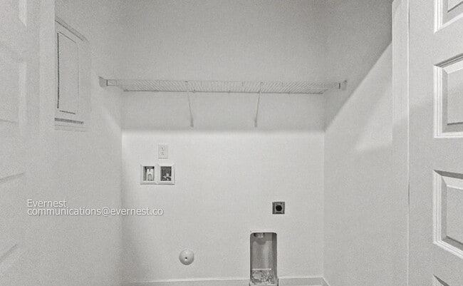 Building Photo - Charming 3BR/3BA Hoover Home with Fenced-In Yard & Modern LVP Flooring