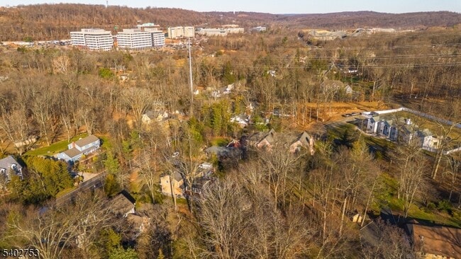 Building Photo - 850 Valley Rd