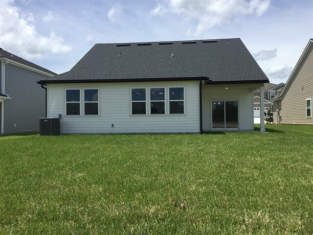 Building Photo - 3298 Roundabout Dr