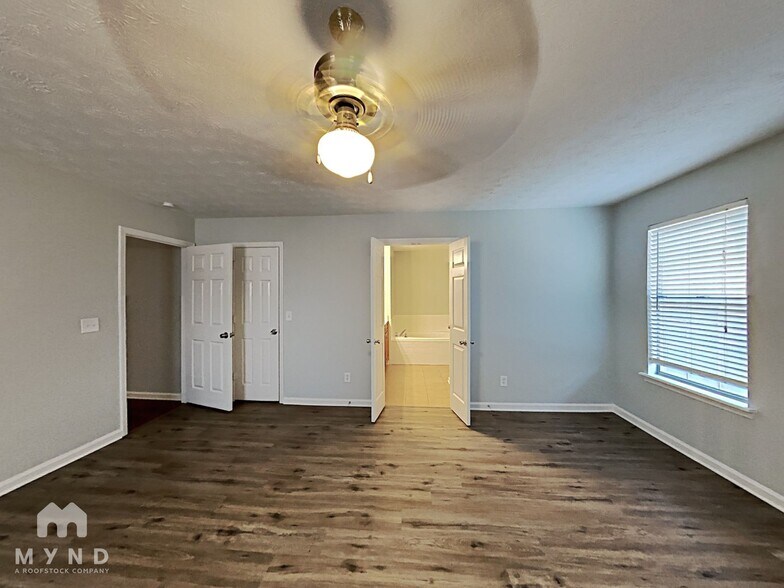 Building Photo - 4825 Hairston Pl