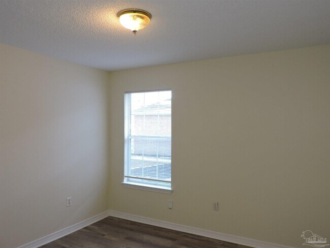 Building Photo - 2513 Gulf Breeze Ave