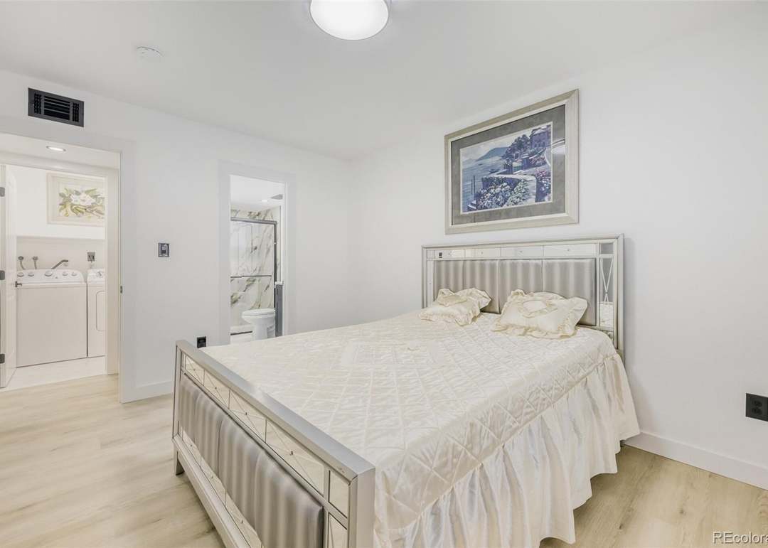 Building Photo - 4400 S Quebec St