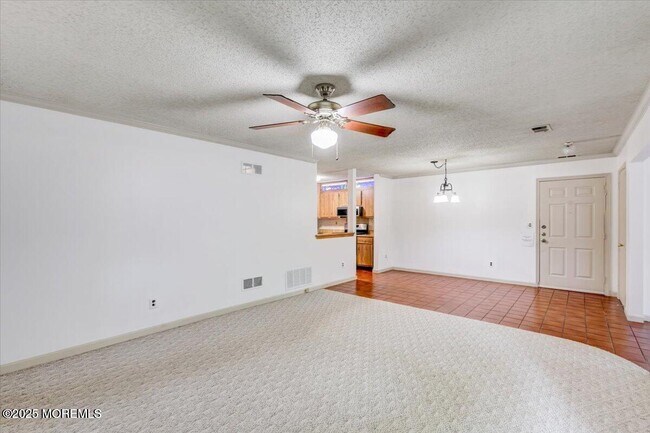 Building Photo - 5 Portland Ct