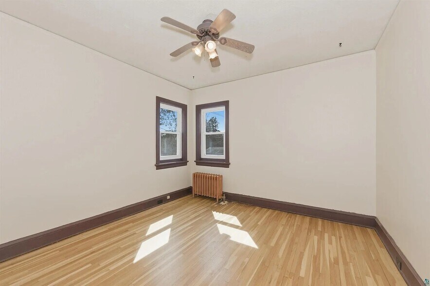 Building Photo - 221 Snelling Ave