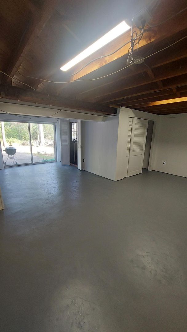 Building Photo - Cape Style Single Family 2 Bedroom/ 1 Bath...