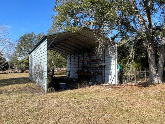 Building Photo - Spacious 3 Bedroom, 2 Bath Manufactured Home – Live Oak, FL
