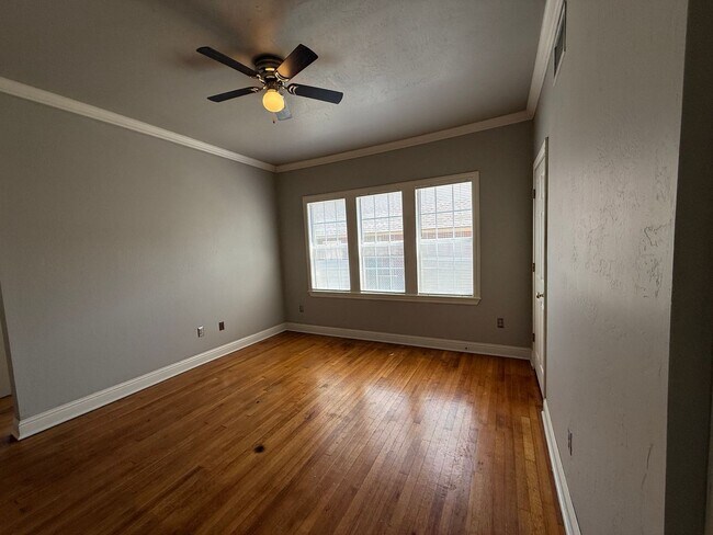 Building Photo - NW 22nd St - Quadplex