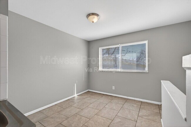 Building Photo - 2228 Duchess Dr