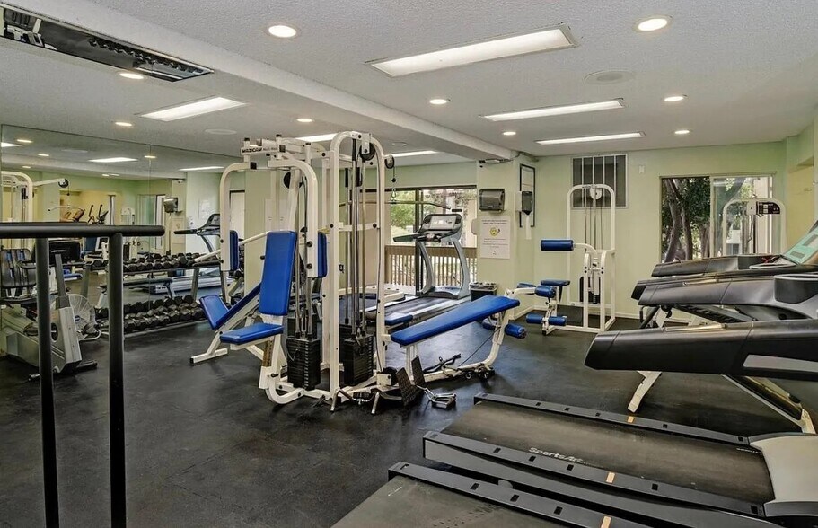 Building Photo - 4600 Lamont St