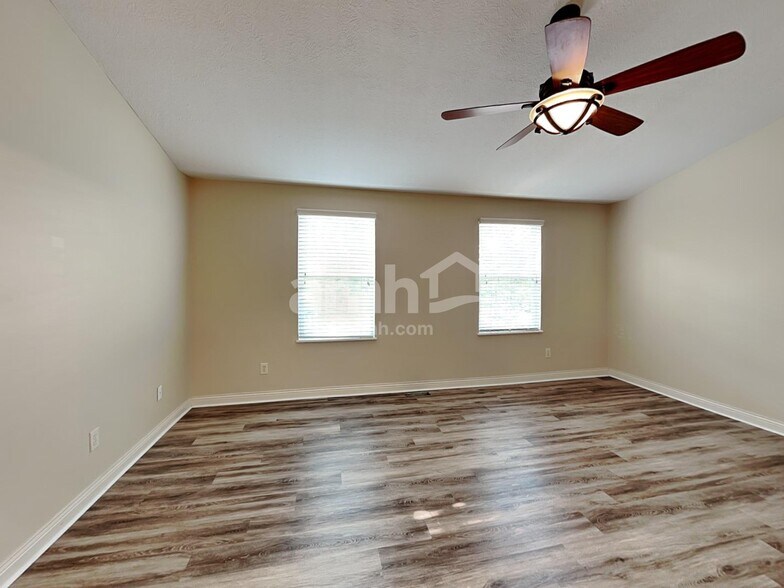 Building Photo - 6213 Womersley Dr