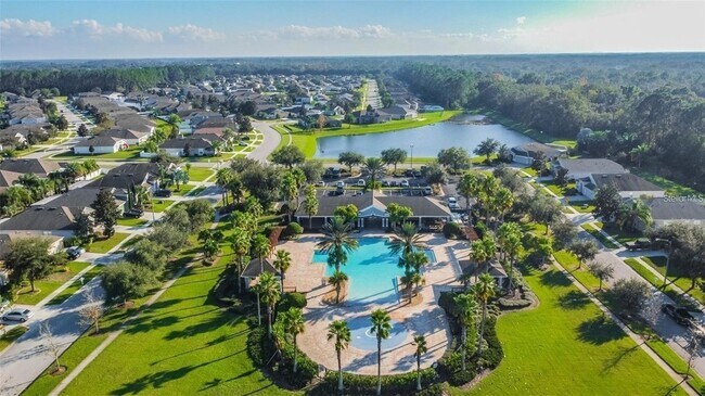 Building Photo - 7346 Crescent Palm Dr