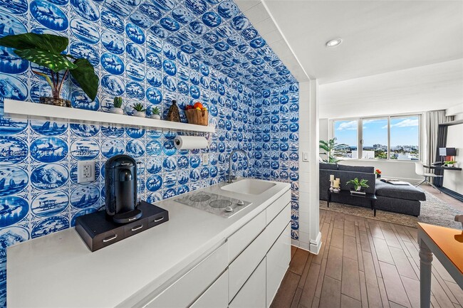 Building Photo - 1100 West Ave