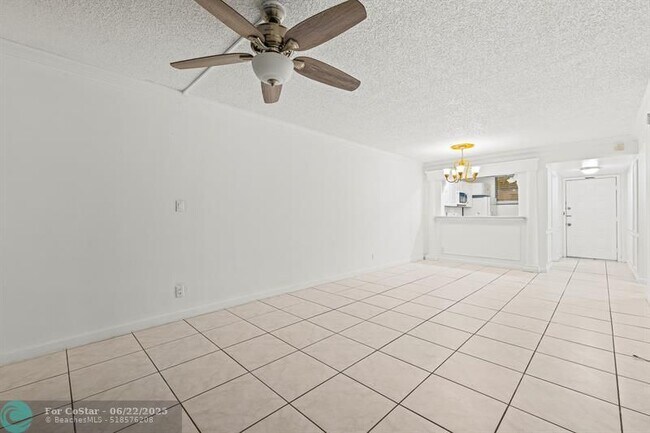 Building Photo - 110 Lake Emerald Dr