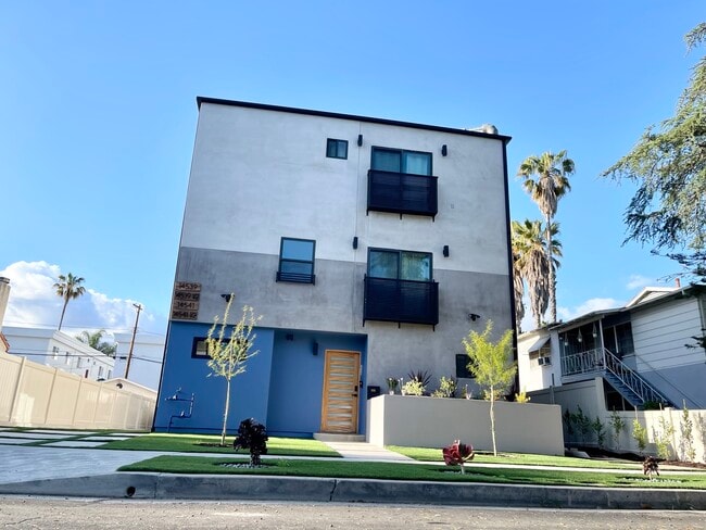 Building Photo - 14539 Weddington St