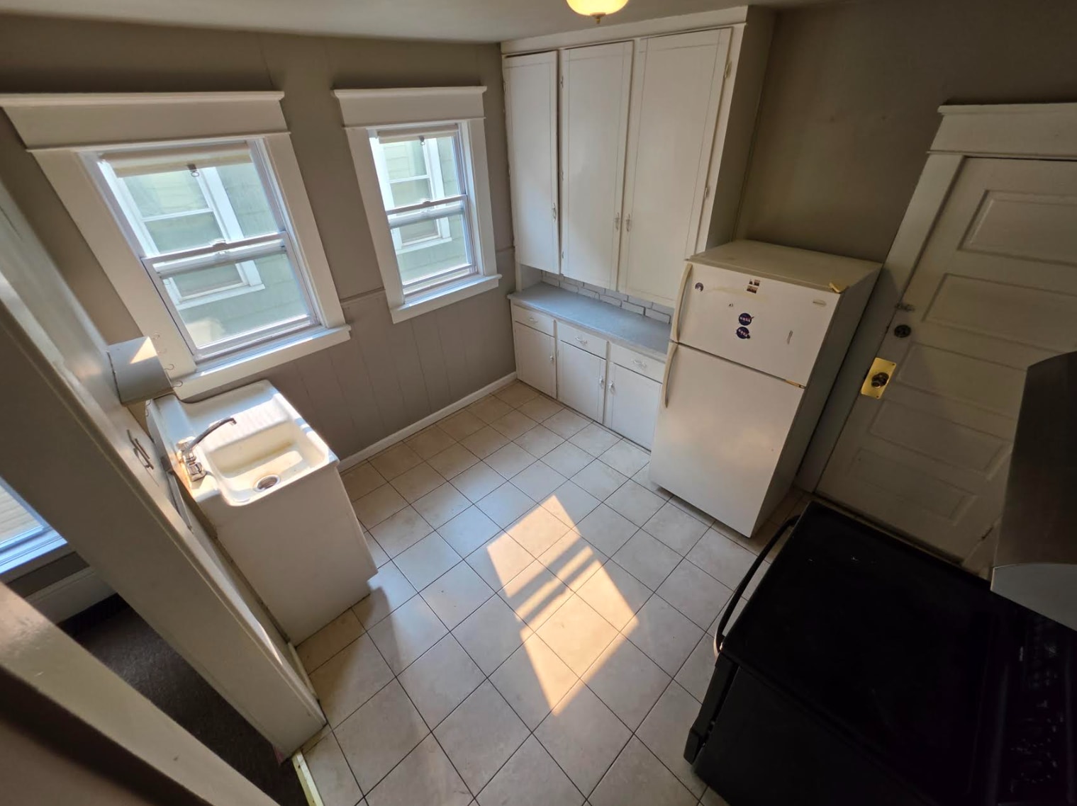 Kitchen - 930 E 26th St