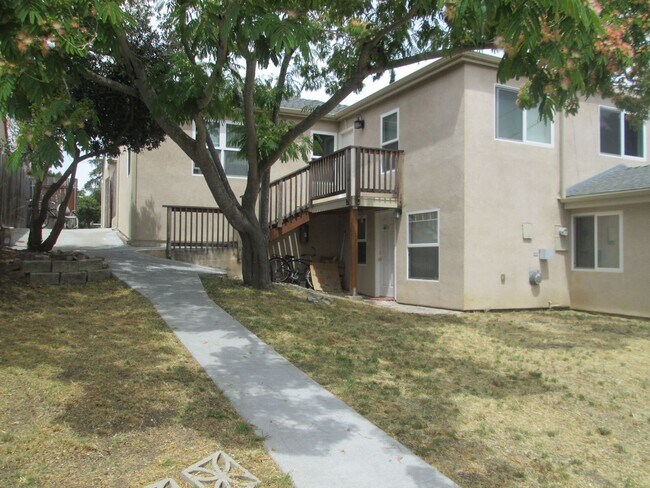 Building Photo - 66 Chorro St