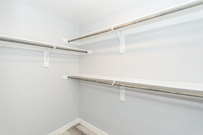 Building Photo - 618 Maple Way St