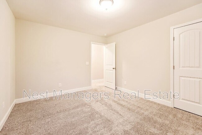 Building Photo - 136 Loch Ln
