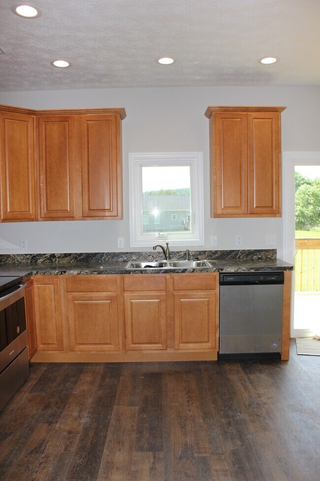 Building Photo - 163 Cedar Point Ln