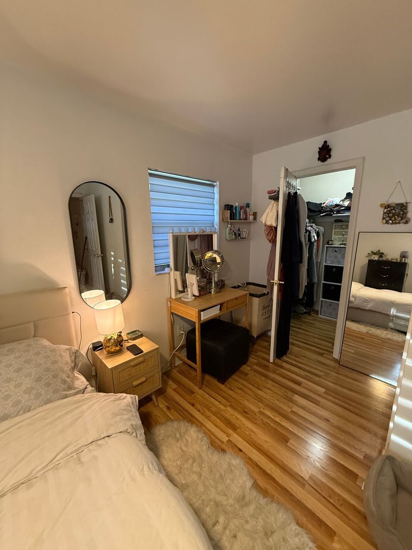 Building Photo - 119 N Alderwood St