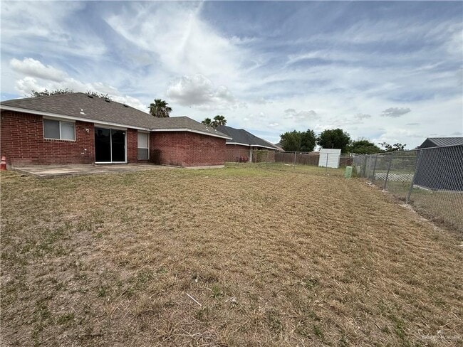 Building Photo - 10 South Dr