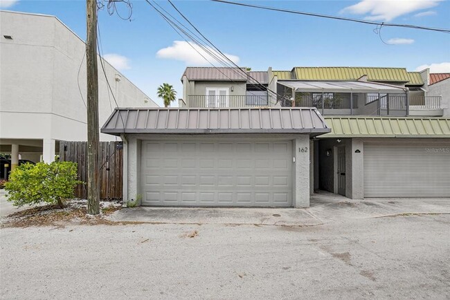 Building Photo - 162 E Davis Blvd