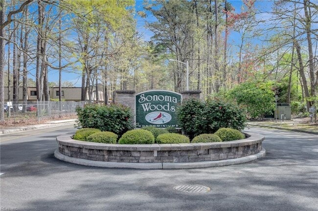 Building Photo - Sonoma Wods