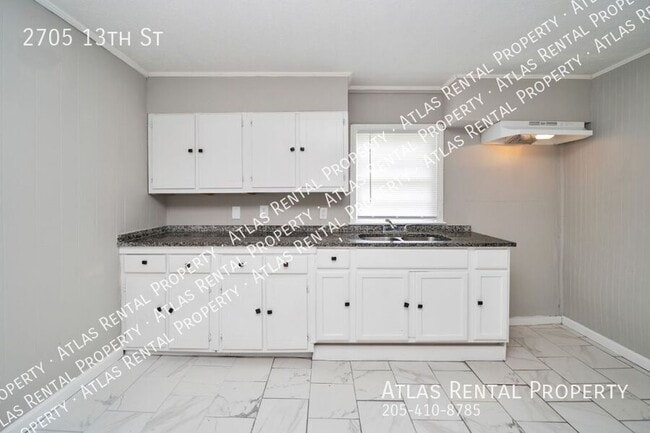 Building Photo - 2705 13th St