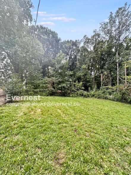 Building Photo - 2815 Crescent Ln