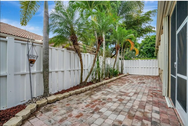 Backyard - 8404 Staniel Cay