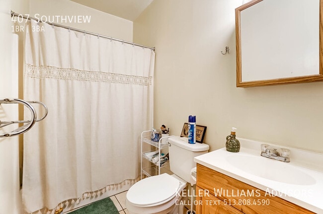 Building Photo - 407 Southview-
