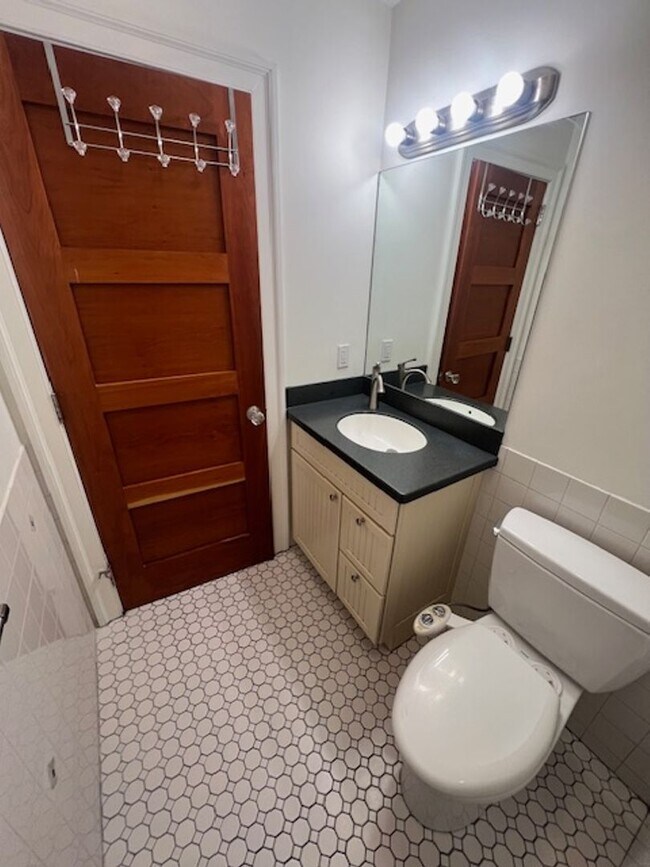 Building Photo - 125 Washington St