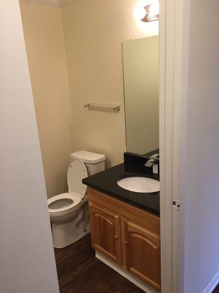 Building Photo - 3057 Destin Cir