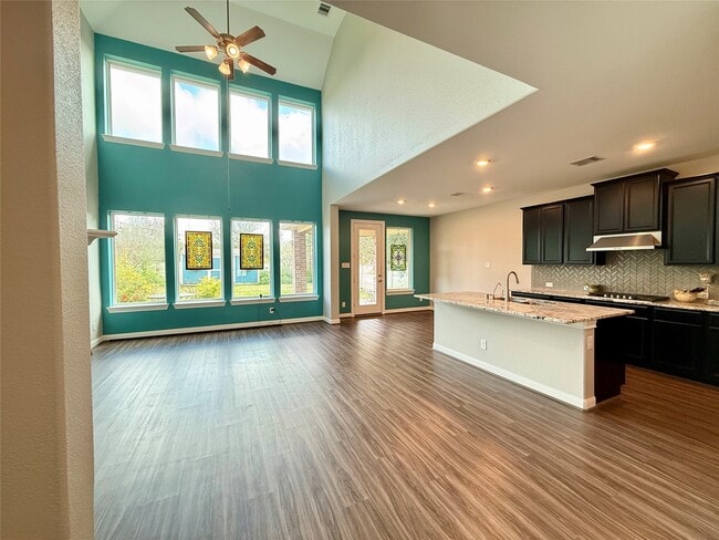 Building Photo - 3707 Parkcrest Ct