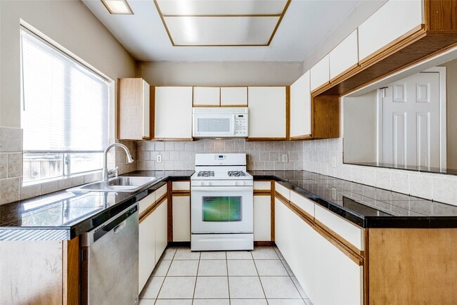 Building Photo - 2910 Grants Lake Blvd