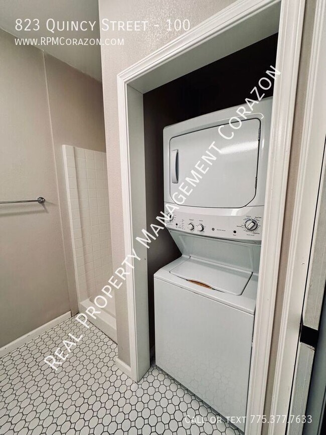 Building Photo - 1 bedroom downstairs apartment w/washer & ...
