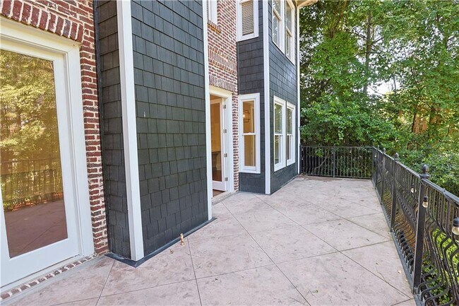 Building Photo - 1294 Lenox Park Blvd NE