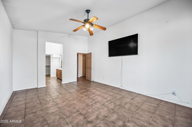 Building Photo - 6620 Front Nine Dr