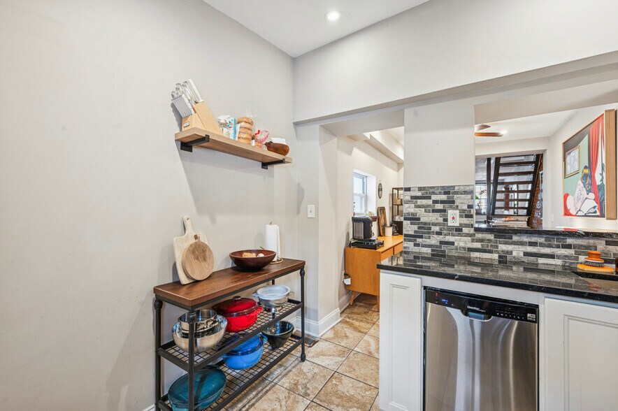 Building Photo - 2034 E Huntingdon St