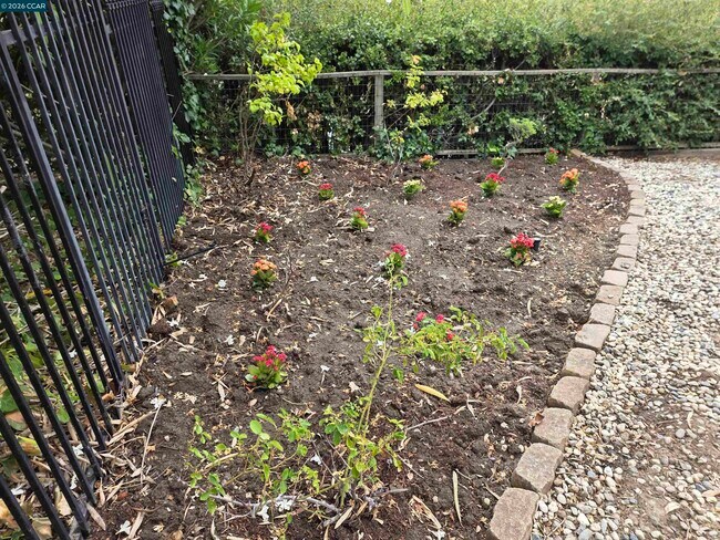 Building Photo - 29 Chapel Dr