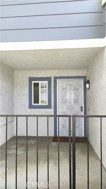 Building Photo - 1744 E Stratford