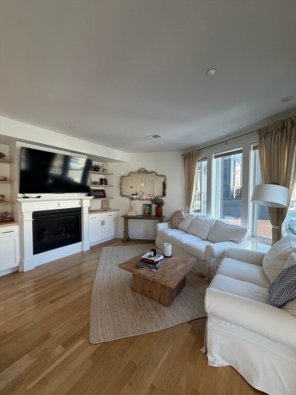 Building Photo - 283 Old Colony Ave