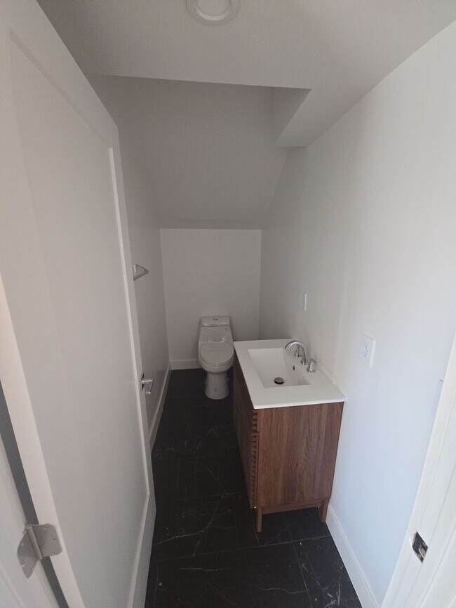 Building Photo - Brand-New Modern ADU | 2 Bed | 1.5 Bath | ...