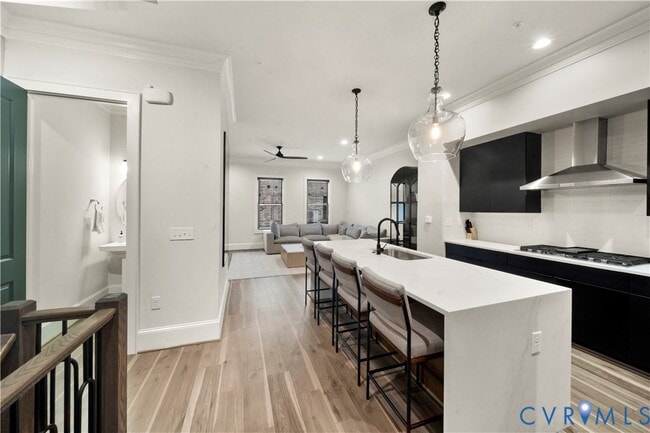 Building Photo - 441 W 7th St