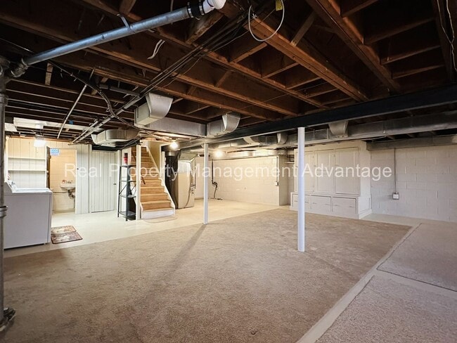 Building Photo - Charming 3-Bedroom Ranch minutes from Woodward Ave, Birmingham, and Berkley!