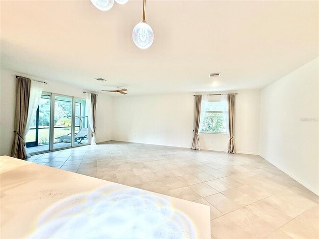 Building Photo - 10995 Pinot Dr