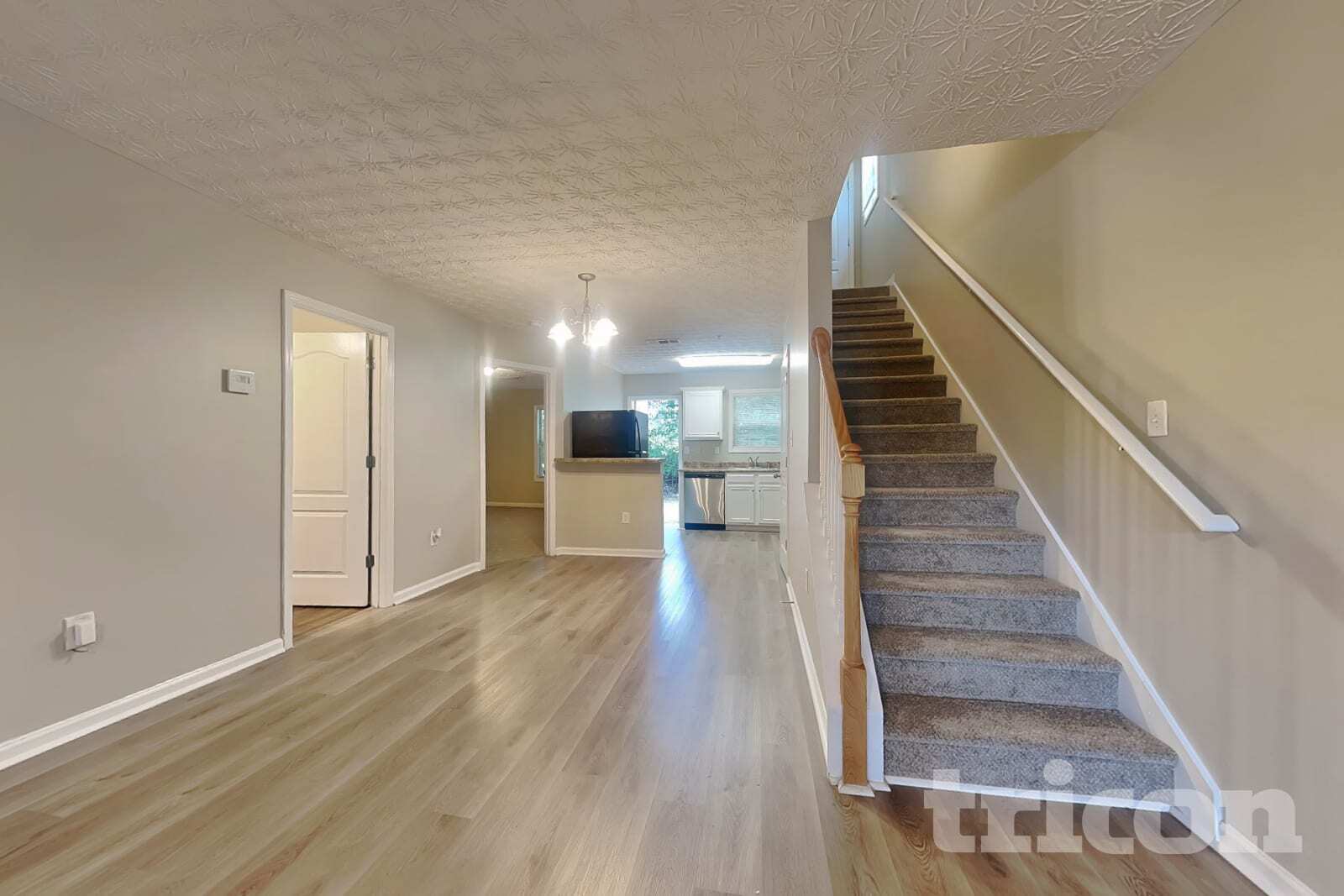 Building Photo - 1024 Weatherwood Pl NE